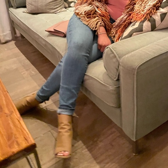 High-rise skinny jeans - Picture 6 of 9